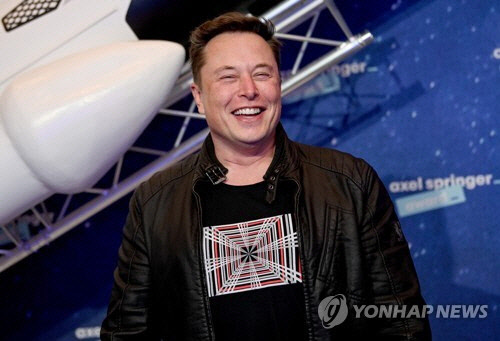 2020년 12월 1일 일론 머스크 테슬라 최고경영자(CEO)가 독일 베를린에서 열린 악셀 슈프링거 어워드 행사에 참석하고 있다. [EPA=연합뉴스 자료사진]